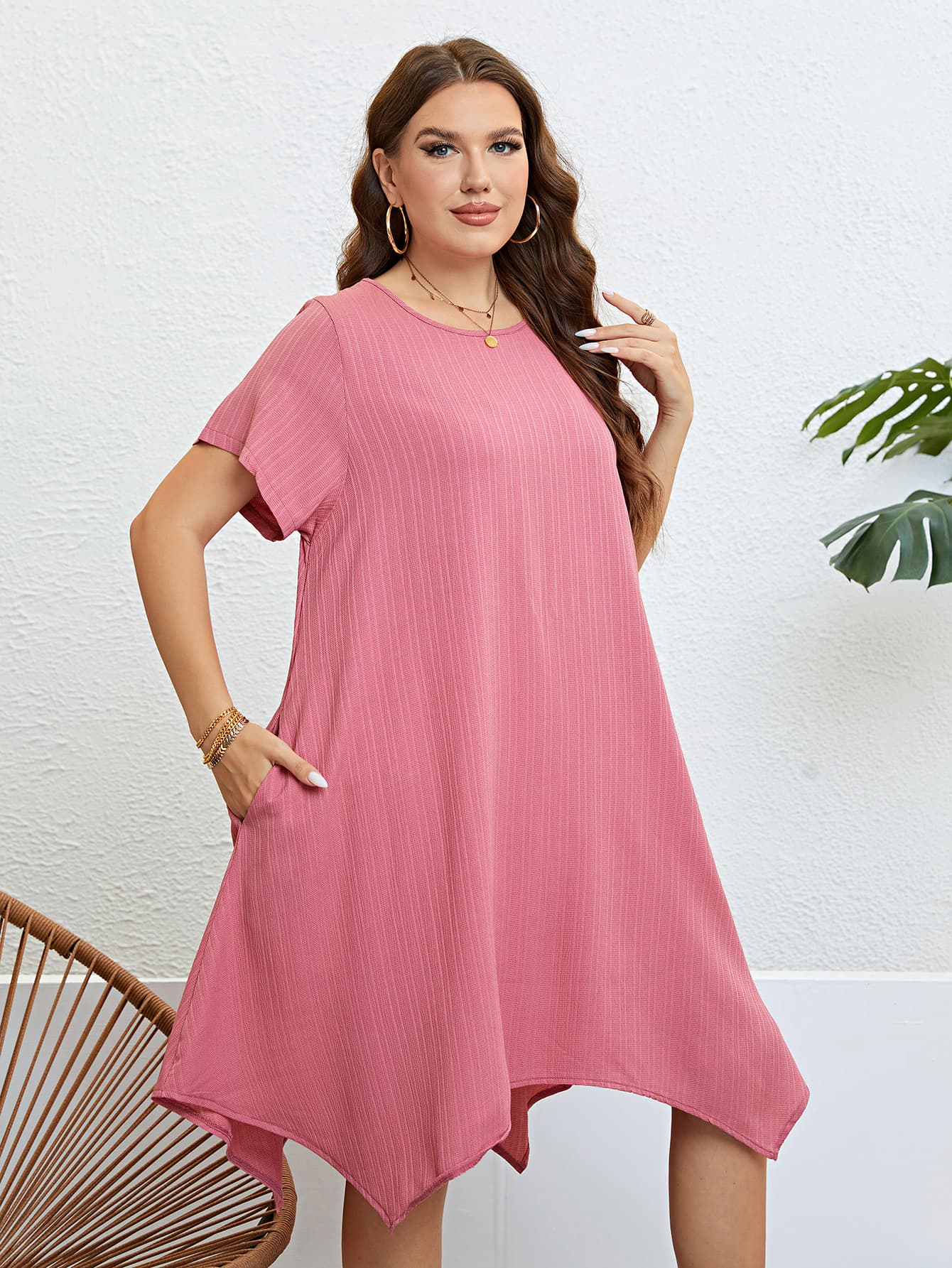 Plus Size Round Neck Handkerchief Hem Dress